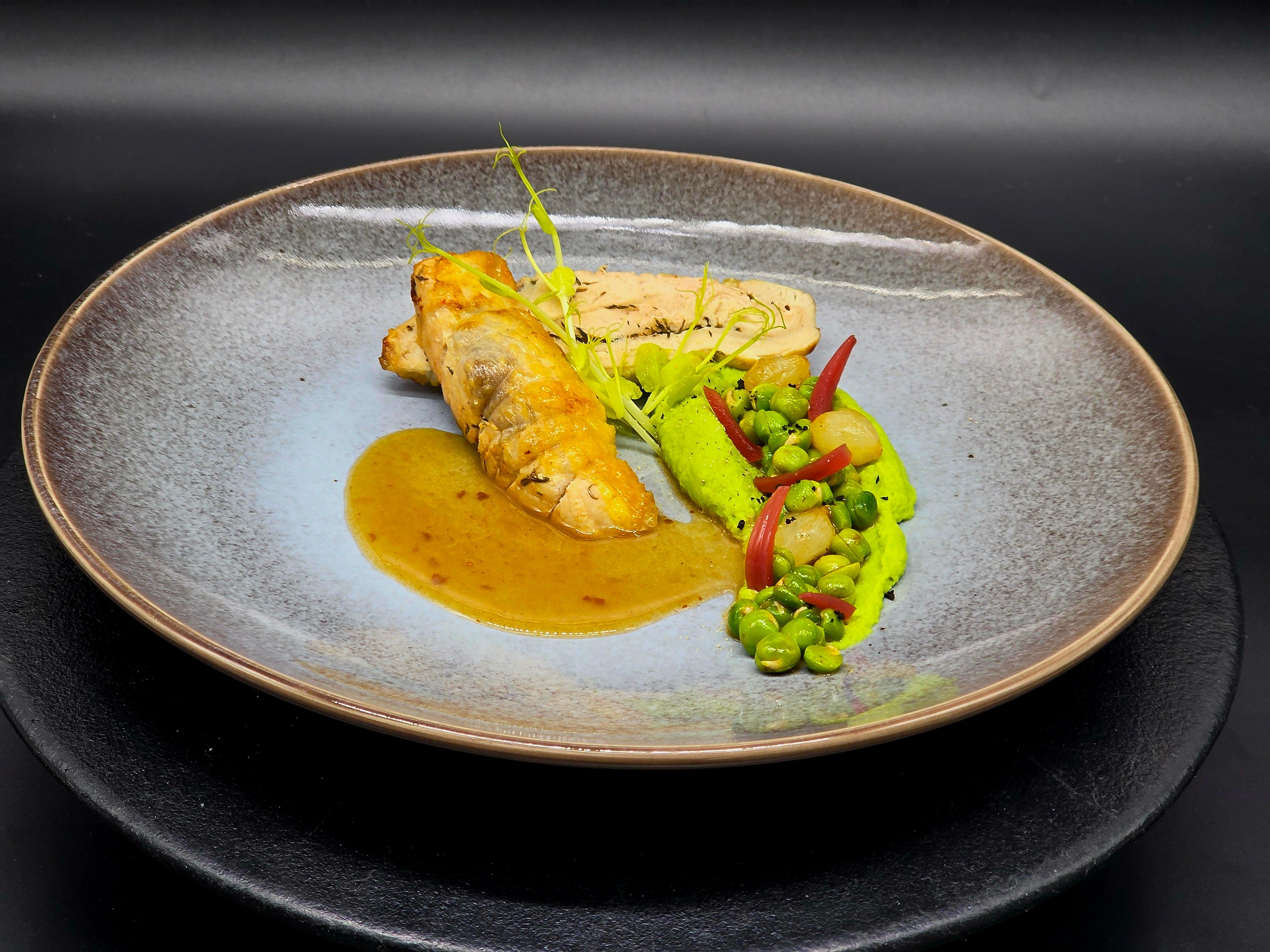 Recette.Suprême de pintade lavande, petits pois en deux textures ...
